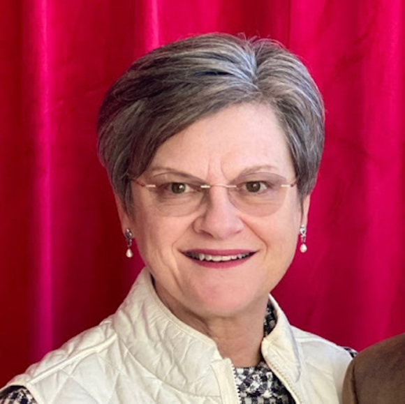 Profile Picture of Alice Rogers (@alicerogers618) on Poshmark