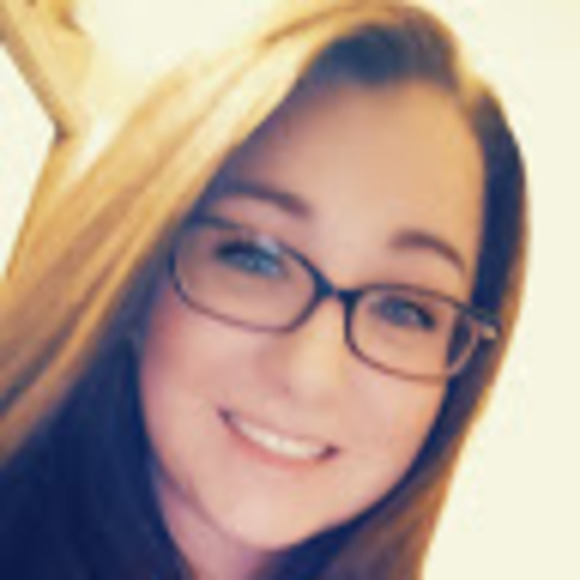 Profile Picture of Katelyn Lindemuth (@klindemuth2011) on Poshmark