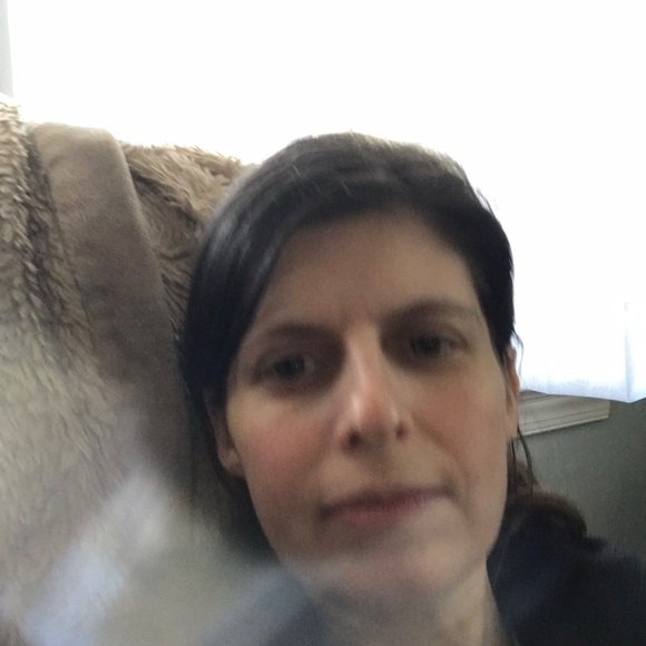 Profile Picture of Amanda Jobson (@ladygreco2) on Poshmark