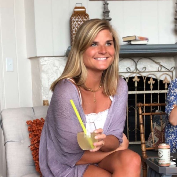 Profile Picture of Temple Moore (@templemoore) on Poshmark