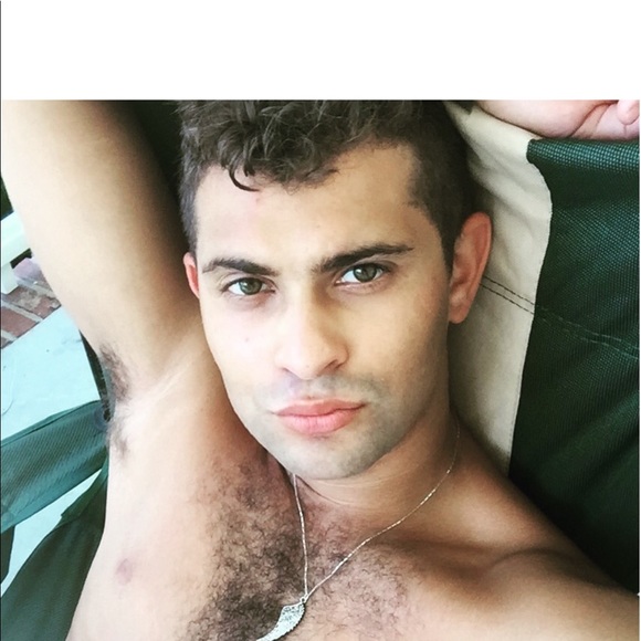 Profile Picture of Jonathan Bennett (@johnbennettmb) on Poshmark