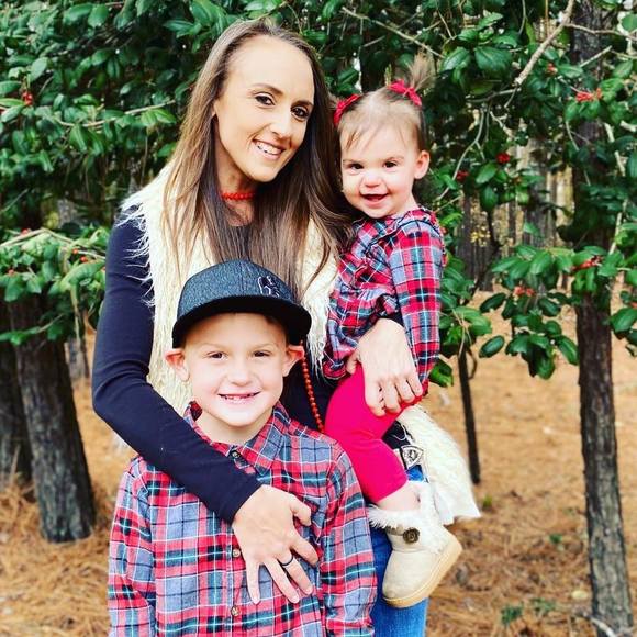 Profile Picture of Michelle Moudry (@moudry13) on Poshmark