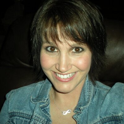 Profile Picture of Mae Groumoutis (@Mlg1992) on Twitter