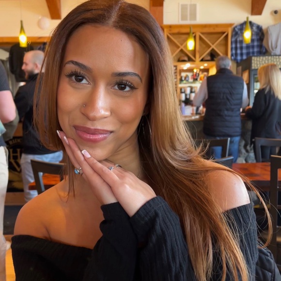 Profile Picture of Anna Besmer (@besmeranna) on Poshmark