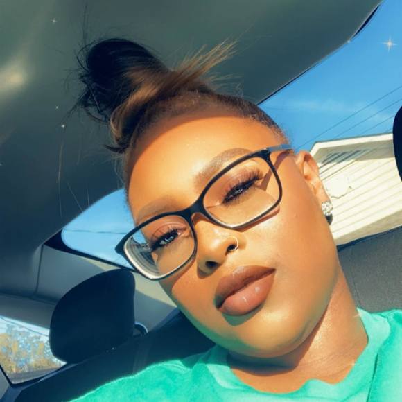 Profile Picture of Nephie Collins (@nephieb) on Poshmark