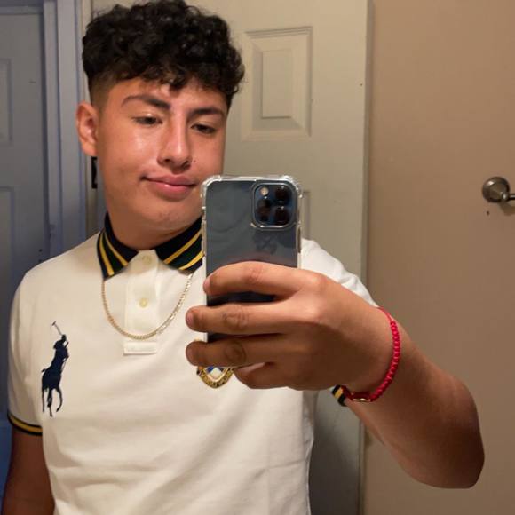 Profile Picture of Kevin Dominguez (@kevindj35) on Poshmark