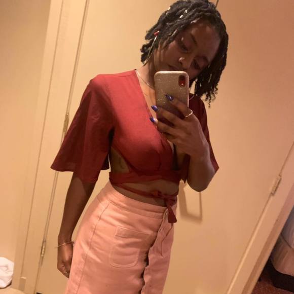 Profile Picture of Daynah Harry (@daynah21) on Poshmark