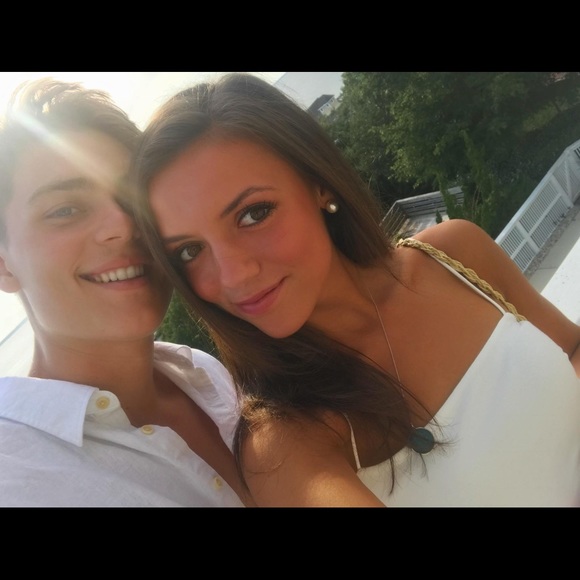 Profile Picture of Deanna Dipierro (@deanna_dipierro) on Poshmark