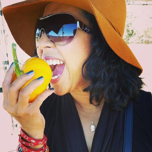 Profile Picture of Maria Tobing (@birebinkz) on Poshmark