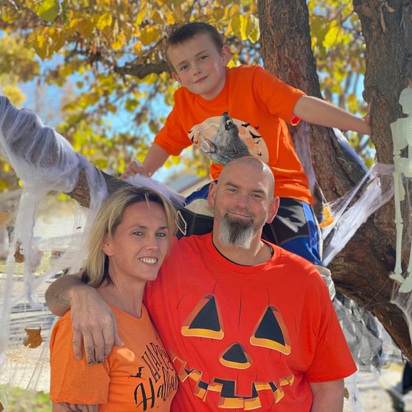 Profile Picture of Jamie Ayuso (@ayuso208) on Poshmark