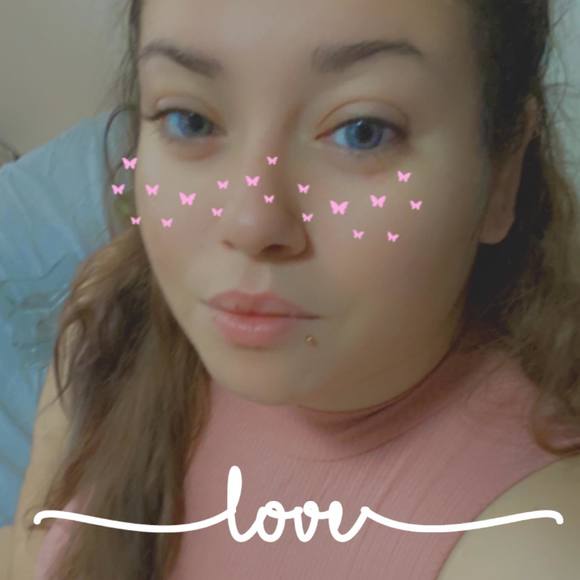 Profile Picture of Claudia Pichardo (@cici914) on Poshmark