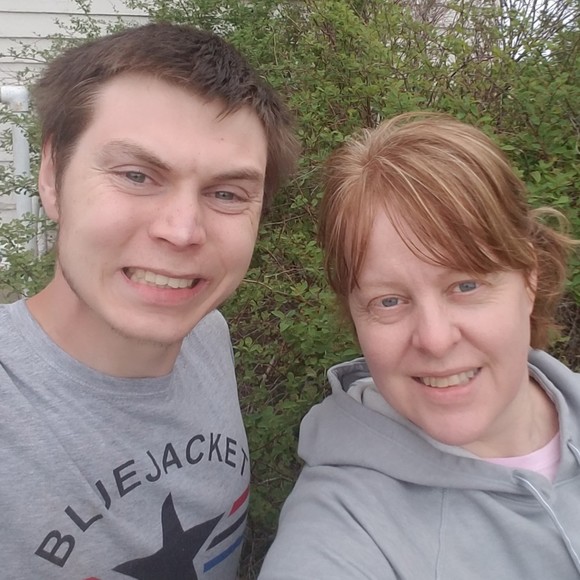 Profile Picture of Lynnea Challander (@neatoo1) on Poshmark