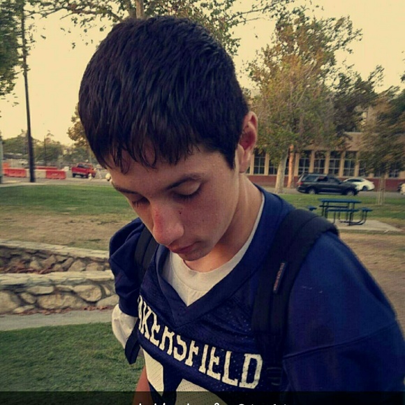 Profile Picture of Mario Moralez (@mariojr64) on Poshmark