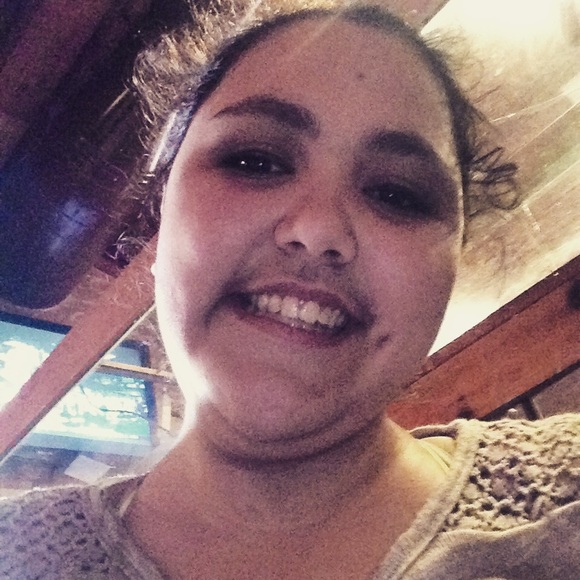 Profile Picture of Yolanda Clark (@yolandaclark14) on Poshmark