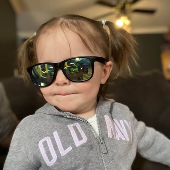 Profile Picture of Candace Goodchild (@candace354) on Poshmark