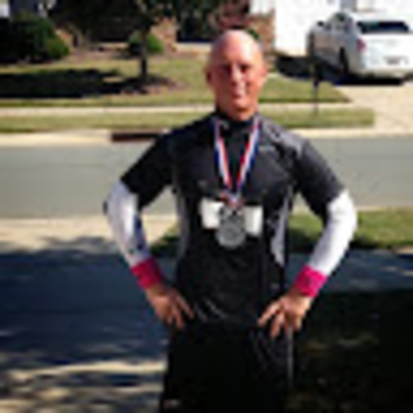 Profile Picture of Thomas Richards (@trichards452) on Poshmark