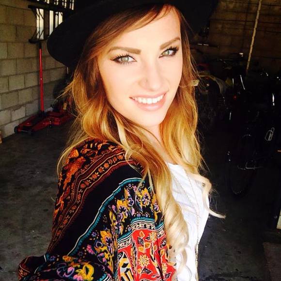 Profile Picture of Sahvon Repult (@repultsahvon) on Poshmark