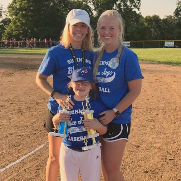 Profile Picture of Julie Wiedaman (@juliewiedaman) on Poshmark