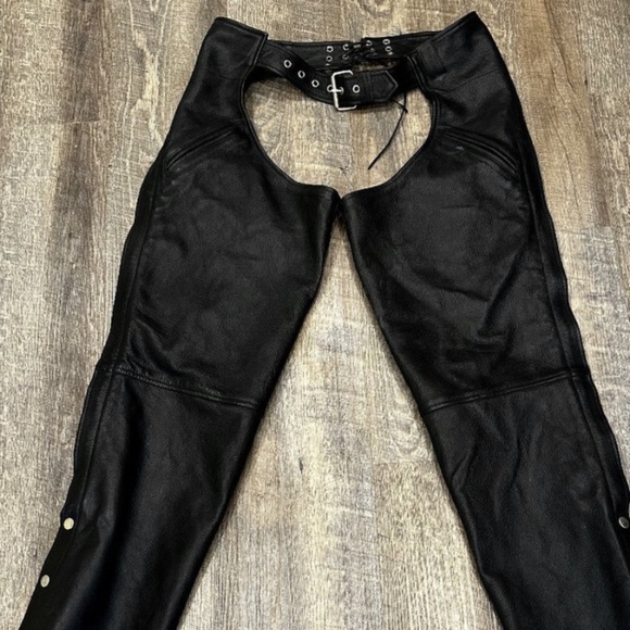 Profile Picture of Lann Lann (@skjnw) on Poshmark