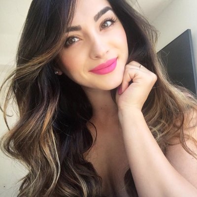 Profile Picture of Julia Dickenson Twitter