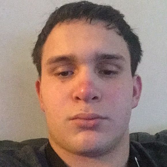 Profile Picture of Daniel Kasmier (@danielkasmier) on Poshmark