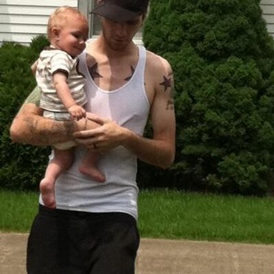 Profile Picture of Andrew  Greenhill (@iP0okie) on Twitter