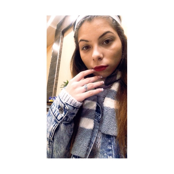 Profile Picture of Gianna Cerbo (@pastelxzx) on Poshmark