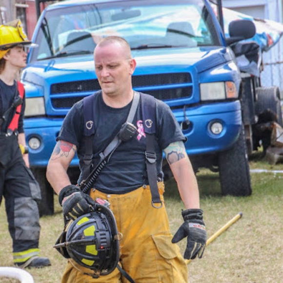 Profile Picture of Frank Curtis jr (@firemedic156) on Poshmark