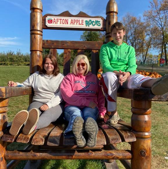 Profile Picture of Laura Linnell-crabtree (@lauracrabtree2) on Poshmark