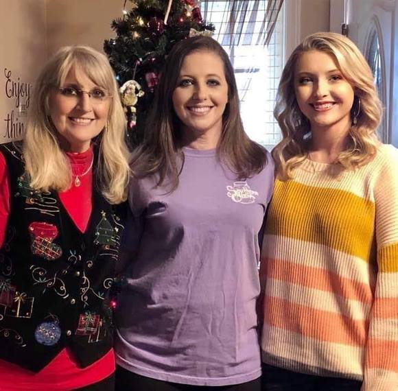 Profile Picture of Chasity Lyons (@lyonschasity) on Poshmark