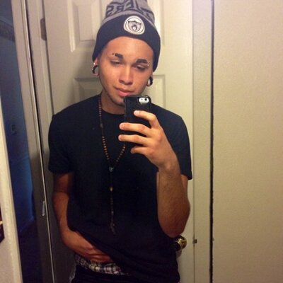 Profile Picture of George Ferrer (@100_Kush_Ups) on Twitter