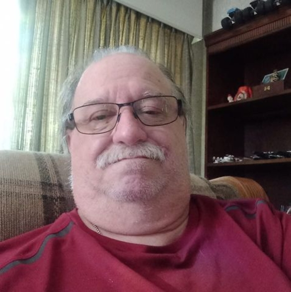 Profile Picture of Richard Endy (@richardendy) on Poshmark