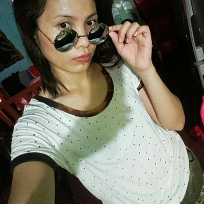 Profile Picture of Laub Ythak  💩 (@BualKathy) on Twitter