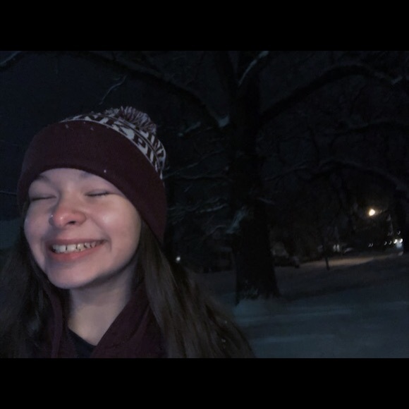 Profile Picture of Kendall Stout (@kendallstout17) on Poshmark