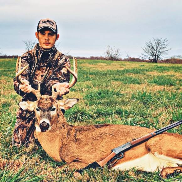 Profile Picture of Tyler Heinen (@tylerheinen) on Poshmark