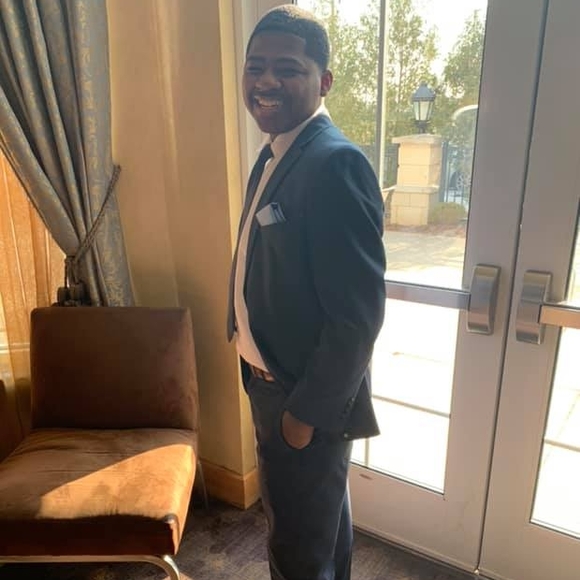 Profile Picture of Frank Austin (@frank625) on Poshmark