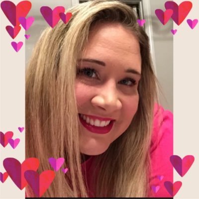 Profile Picture of Angie Holcomb (@angiesholcomb) on Twitter