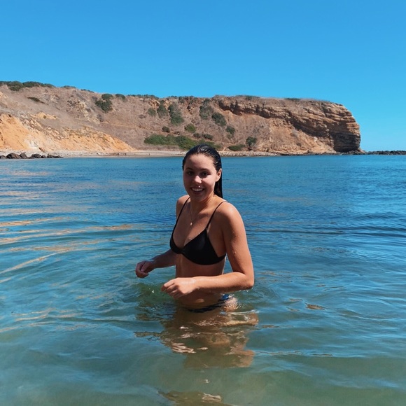 Profile Picture of Macie Campbell (@macieecampbell) on Poshmark