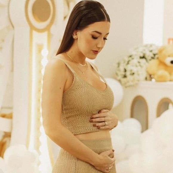 Profile Picture of Thaiany Razia del paulo roder (@thairazia) on Poshmark