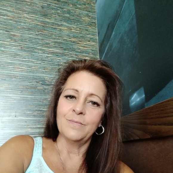 Profile Picture of Kimberly Riddle (@kimbenson48) on Poshmark