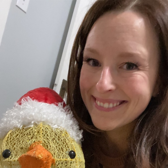 Profile Picture of Amanda Moczygemba (@amandamooochy) on Poshmark