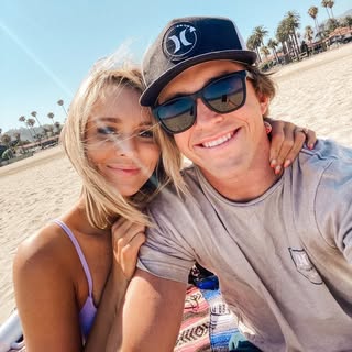 Profile Picture of Cassidy Campbell Whiting ♡ (@cassidywhiting) on Instagram