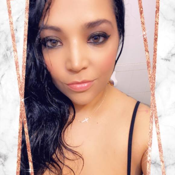 Profile Picture of Mariela Ramirez (@mari_ella1) on Poshmark