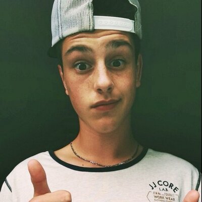 Profile Picture of Alex Labossière (@Alexlab19) on Twitter