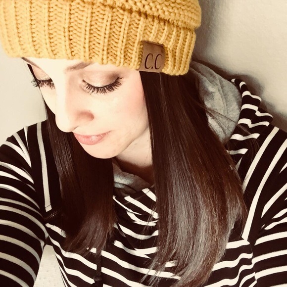 Profile Picture of Jessica Kinyon (@jesskinyon) on Poshmark