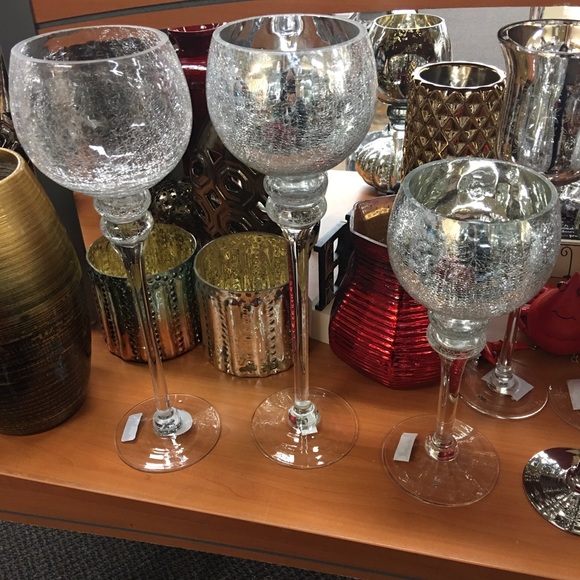 Profile Picture of Laty Her (@latydoty) on Poshmark