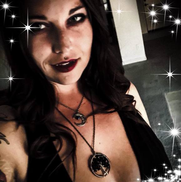 Profile Picture of Kierdon Blaeholder (@kierdonlee) on Poshmark