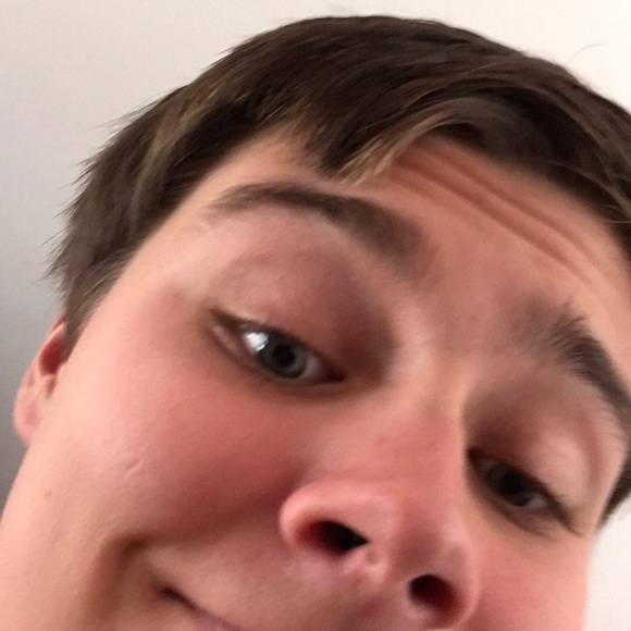 Connor Lindsley - Poshmark Profile Picture of Connor Lindsley (@ronnocl) on Poshmark