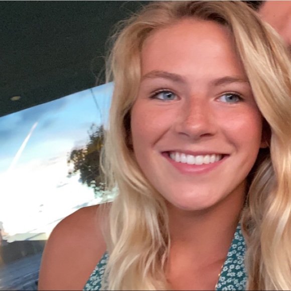 Profile Picture of Taylor Thiele (@taythiele19) on Poshmark