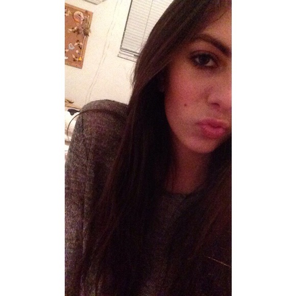 Profile Picture of Julia Kirby (@juliaraek) on Poshmark